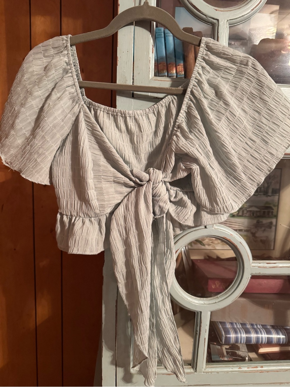 Tie-Front Puff Sleeve Crop Top -Pale Sage Green
